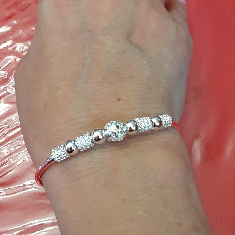 Bracelet cuff bangle